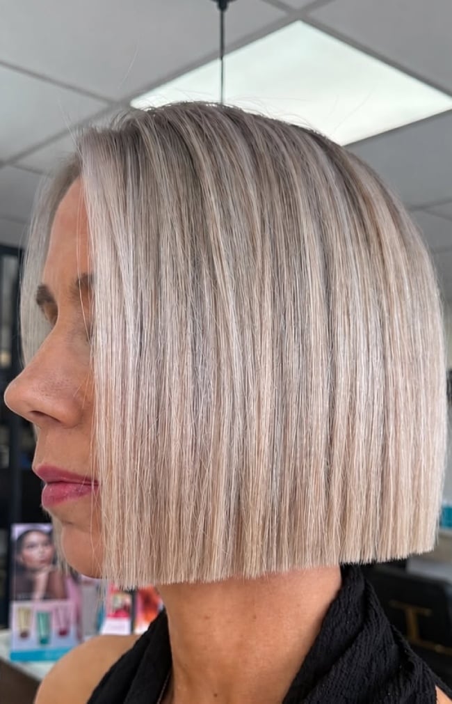 Ash Blonde Blunt Bob With Straight Style Ash Blonde Blunt Bob With Straight Style — Trendy Short Bob