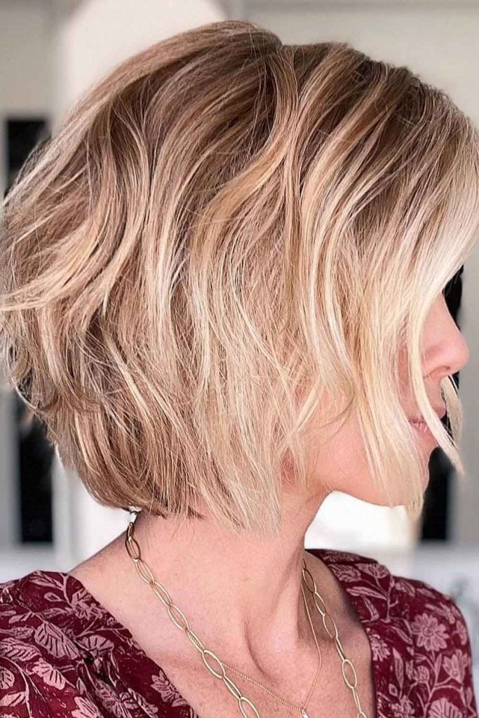 Honey Blonde Bob With Loose Waves Honey Blonde Bob With Loose Waves — Trendy Short Bob