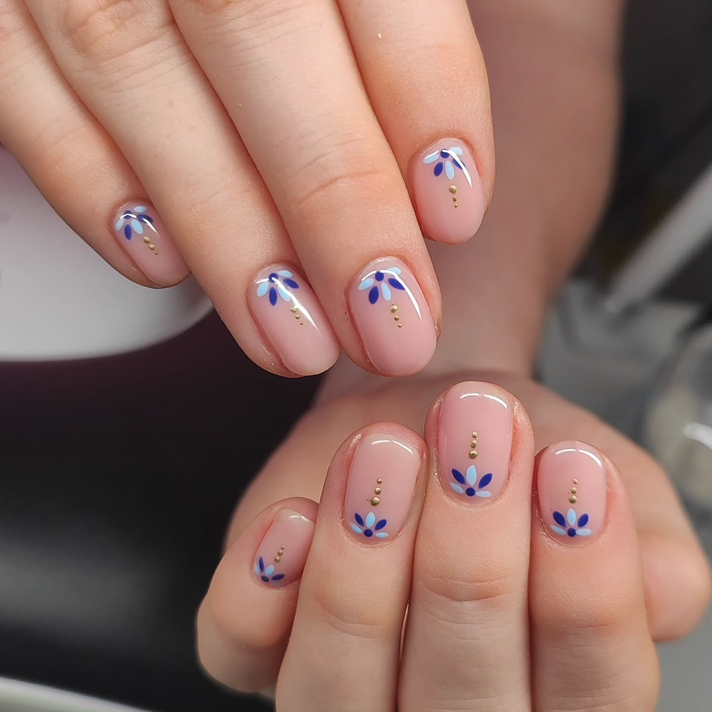 Pastel Floral Gold Dot Short Oval Nails — Trendy Short Gel Nails