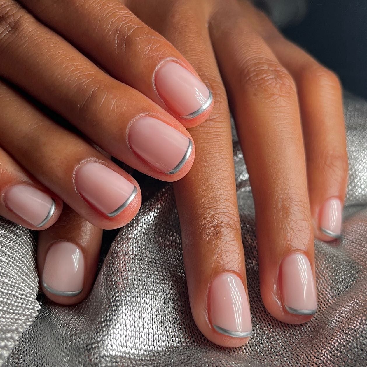Silver Line French Short Oval Nails — Trendy Short Gel Nails