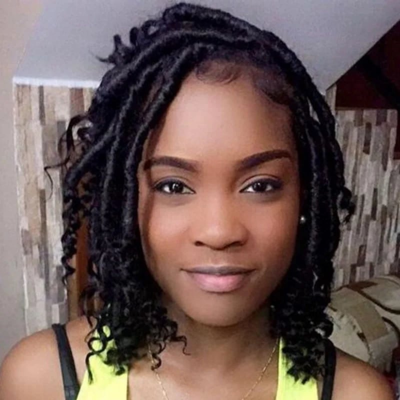Collarbone Faux Locs With Mixed Highlights, Wavy Collarbone Faux Locs With Mixed Highlights, Wavy — Trendy Short Locs