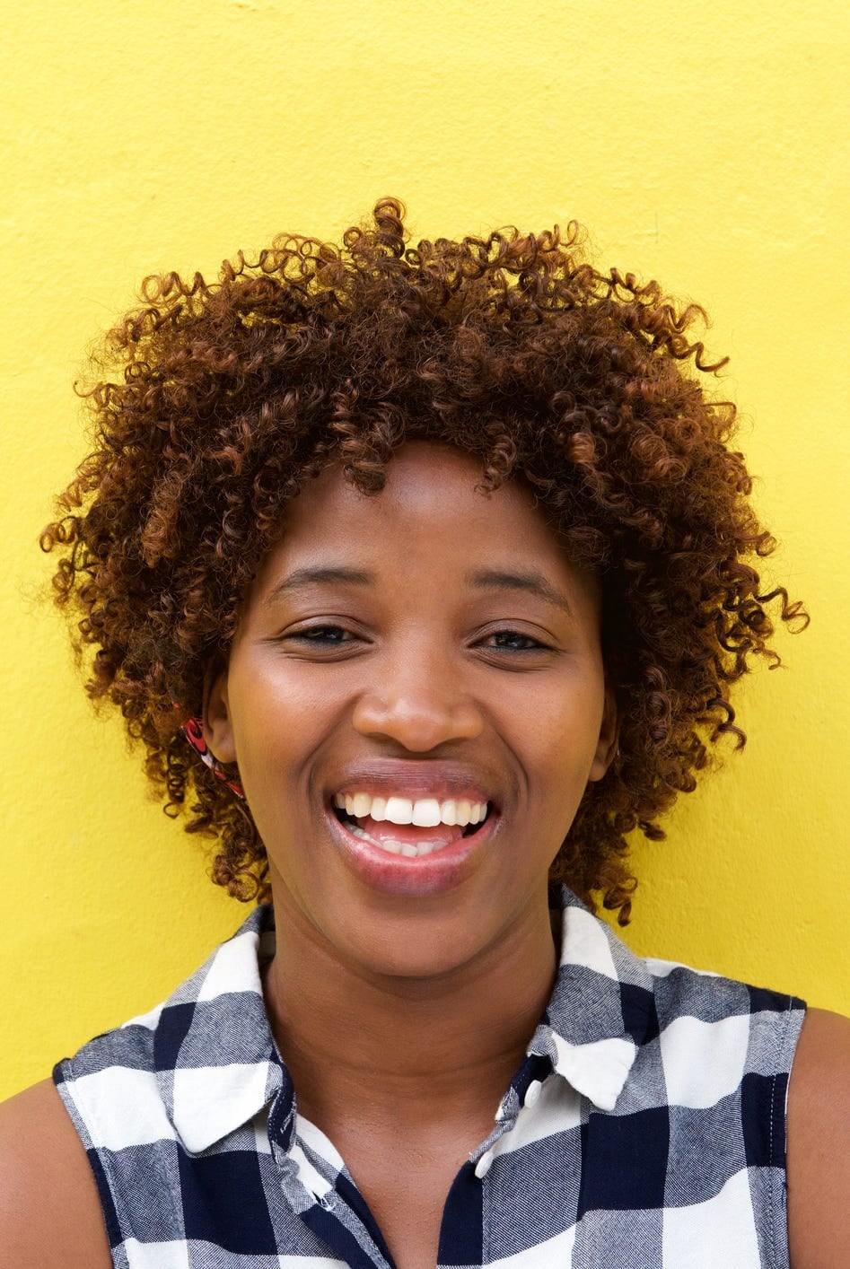 Chestnut Pixie With Highlights Chestnut Pixie With Highlights — Trendy Short Natural Hairstyles