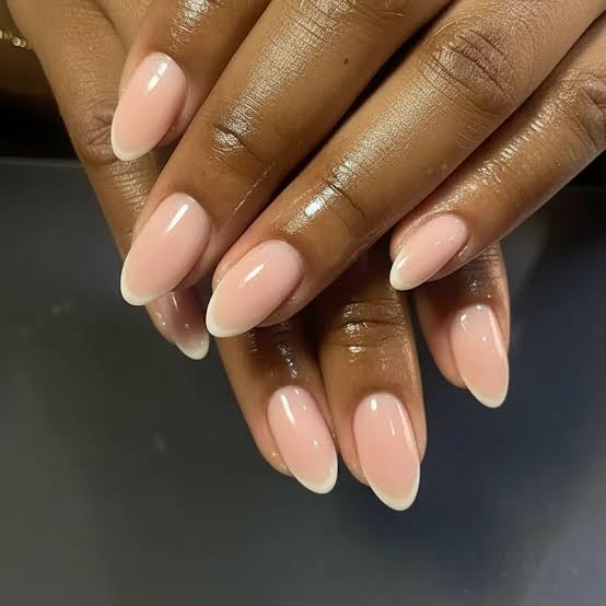 Classic French Short Oval Milky Pink, молочно-розовый — Trendy Short Oval Nails