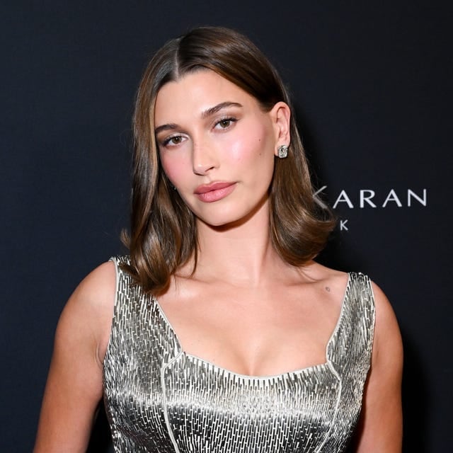 Medium Brown Collarbone Bob With Face-Framing Layers Medium Brown Collarbone Bob With Face-Framing Layers — Trendy Shoulder Length Bob