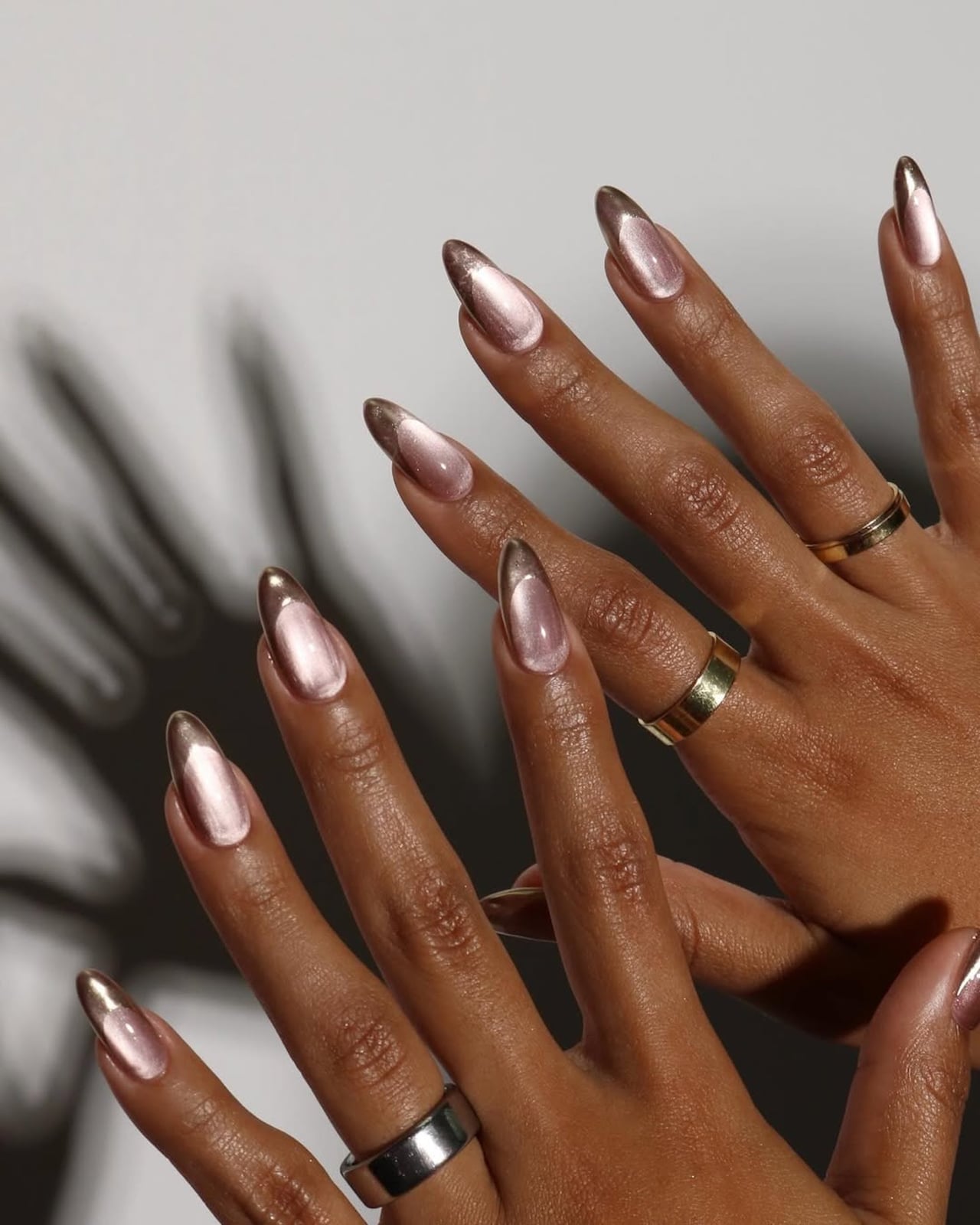 Rose Gold Silver French Cat Eye Nails Rose Gold Silver French Cat Eye Nails — Trendy Silver Chrome Nails