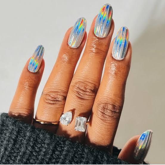 Holographic Chrome Vertical Stripes Medium Oval Nails Holographic Chrome Vertical Stripes Medium Oval Nails — Trendy Silver Chrome Nails