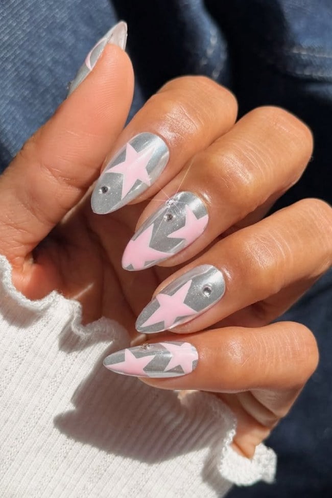 Pink Star Cut Out Silver Chrome Medium Almond Nails Pink Star Cut Out Silver Chrome Medium Almond Nails — Trendy Silver Chrome Nails