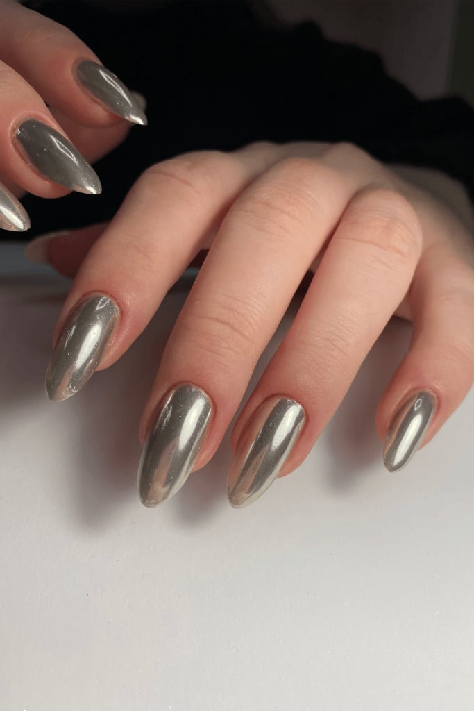 Mirror Effect Silver Chrome Long Almond Nails Mirror Effect Silver Chrome Long Almond Nails — Trendy Silver Chrome Nails