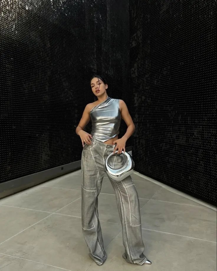 15 Stunning Silver Clothes And Accessories For 2025 - The Decor Forum