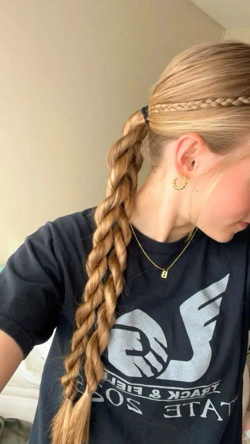 Blonde Ponytail With Twisted Braid Accent Blonde Ponytail With Twisted Braid Accent — Trendy Softball Hair