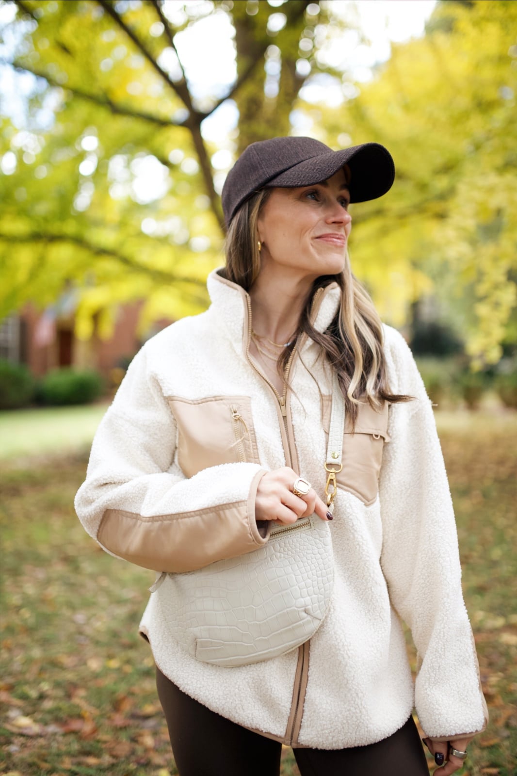 Cream Fleece Jacket With Brown Leggings Cream Fleece Jacket With Brown Leggings — Trendy Sporty Outfits