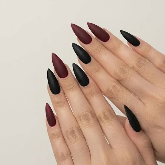 Medium Stiletto French Tips Medium Stiletto French Tips — Trendy Stiletto Nails