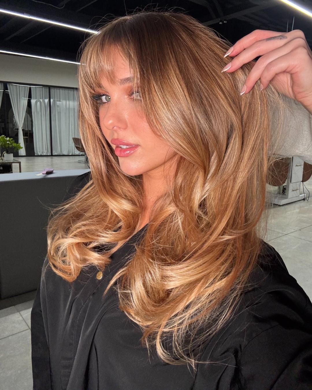 Mid-Back Vibrant Strawberry Blonde Side Swept Bangs Mid-Back Vibrant Strawberry Blonde Side Swept Bangs — Trendy Strawberry Blonde Hair