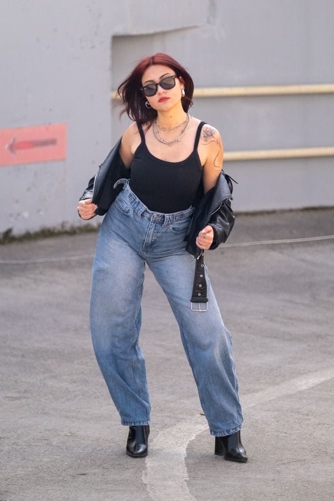 Black Leather Jacket with Baggy Blue Jeans Black Leather Jacket with Baggy Blue Jeans — Trendy Streetwear Outfits