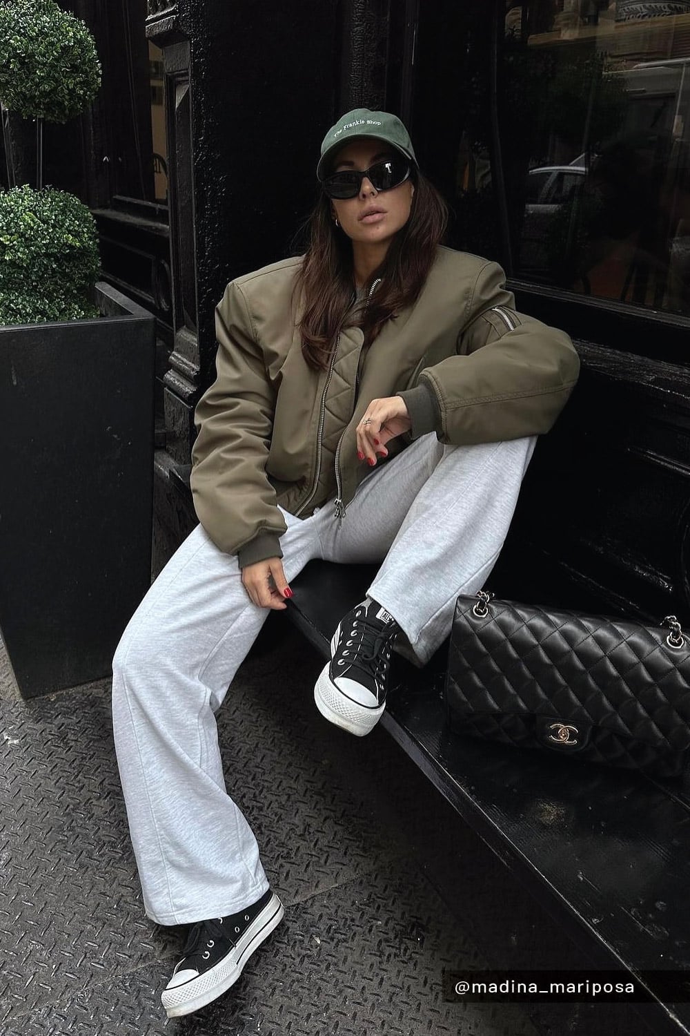 10 Insanely Chic Sweatpants Outfits Every It Girl Swears By | Currently Popular