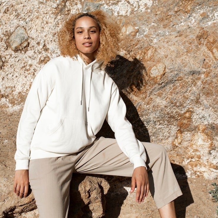 Cream Oversized Hoodie with White T-Shirt and Beige Trousers — Trendy Sweatshirt Outfits Women