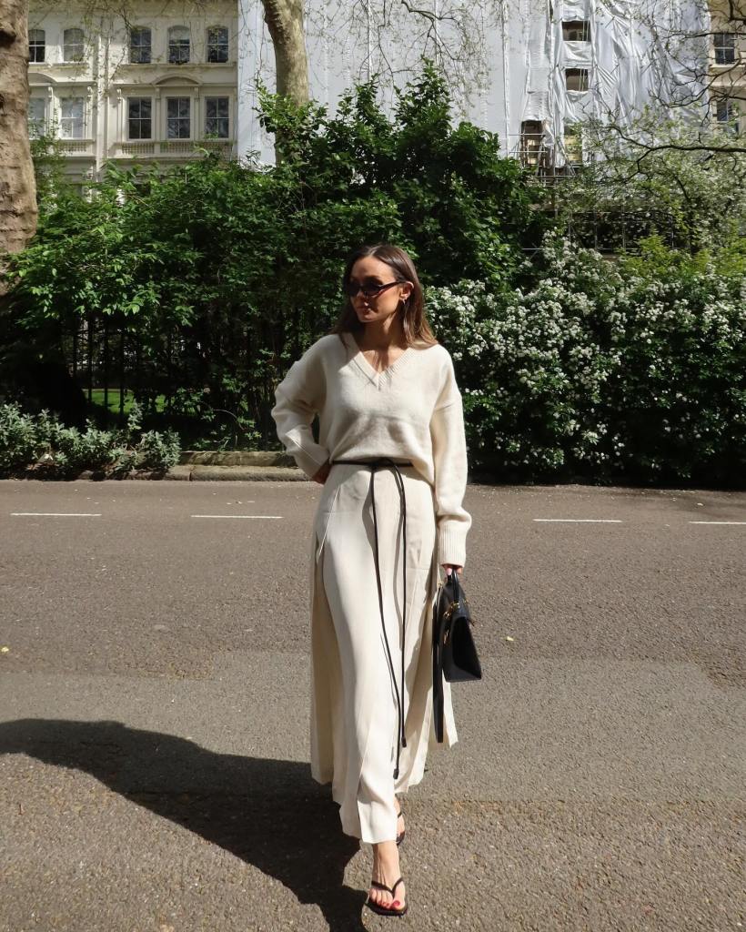 Cream V-Neck Sweater with Maxi Skirt and Sandals — Trendy Sweatshirt Outfits Women