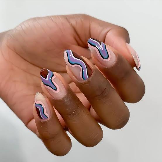 Medium Almond Abstract Wavy Lines Medium Almond Abstract Wavy Lines — Trendy Swirl Nails