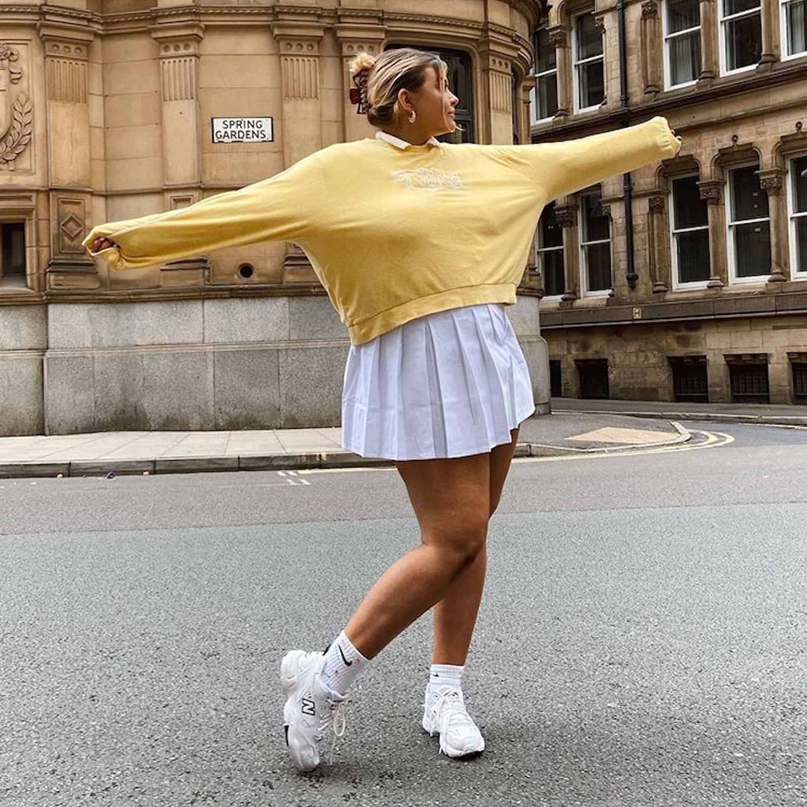 Yellow Oversized Sweatshirt with a Pleated Mini Skirt Yellow Oversized Sweatshirt with a Pleated Mini Skirt — Trendy Tennis Outfits