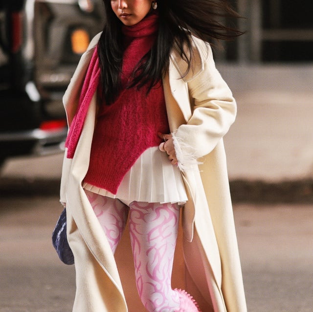 White Pleated Skirt With Long Coat And Pink Sweater White Pleated Skirt With Long Coat And Pink Sweater — Trendy Tennis Skirt Outfits