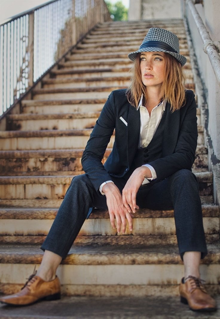 Dark Grey Three Piece Suit With Patterned Hat — Trendy Tomboy Outfits