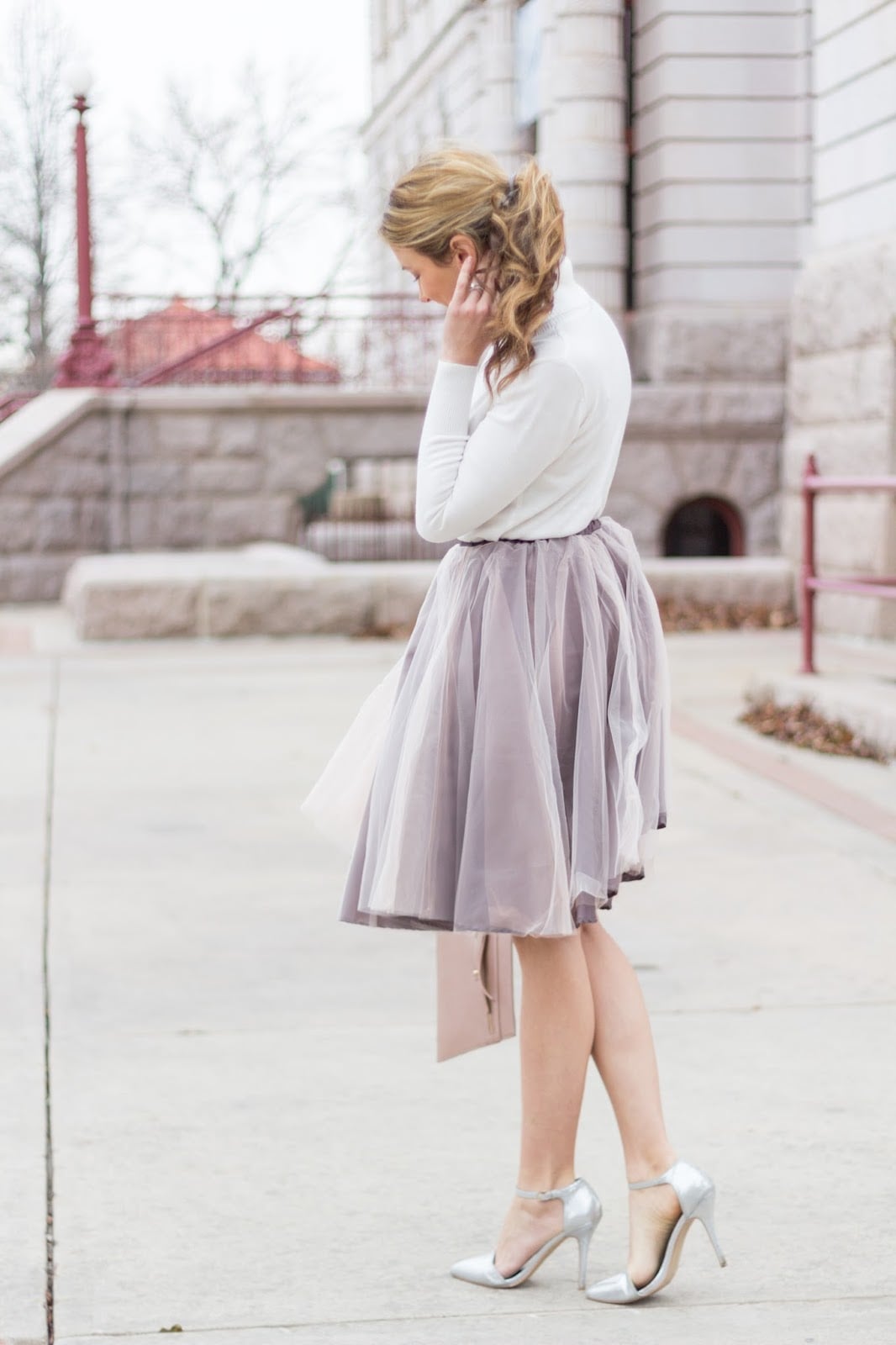 Grey Layered Tulle Skirt with White Turtleneck Grey Layered Tulle Skirt with White Turtleneck — Trendy Tulle Skirt Outfits