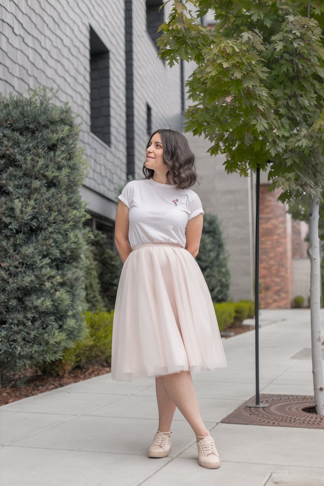 Voluminous Pink Tulle Midi Skirt Casual Outfit Voluminous Pink Tulle Midi Skirt Casual Outfit — Trendy Tulle Skirt Outfits
