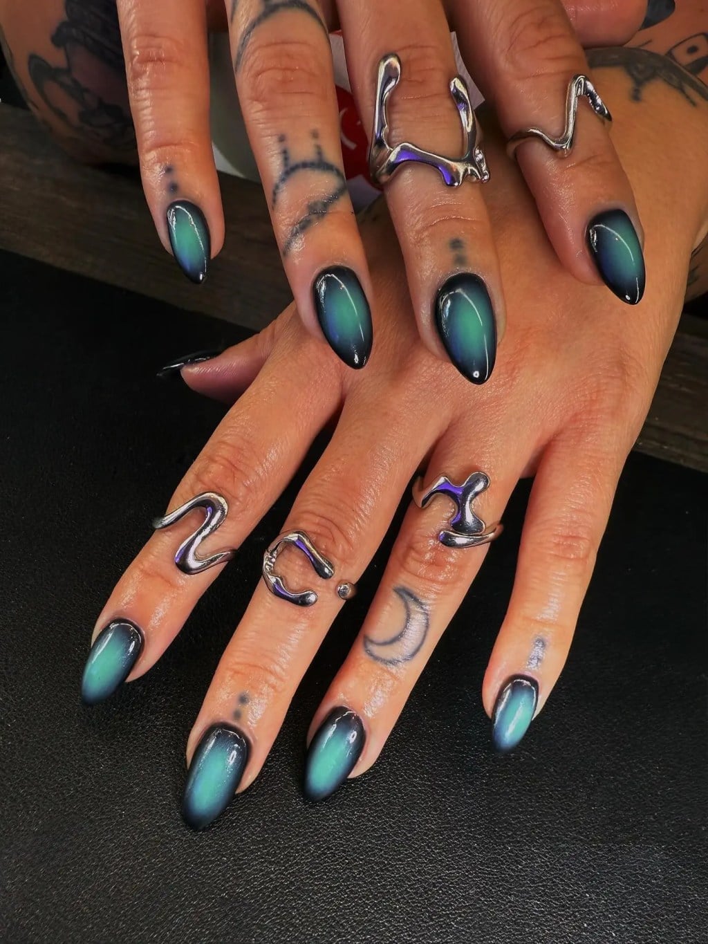 Teal To Green Ombre Oval Nails Teal To Green Ombre Oval Nails — Trendy Turquoise Nails