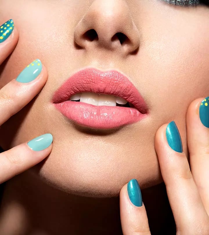 Turquoise Mint With Yellow Dot Oval Nails Turquoise Mint With Yellow Dot Oval Nails — Trendy Turquoise Nails