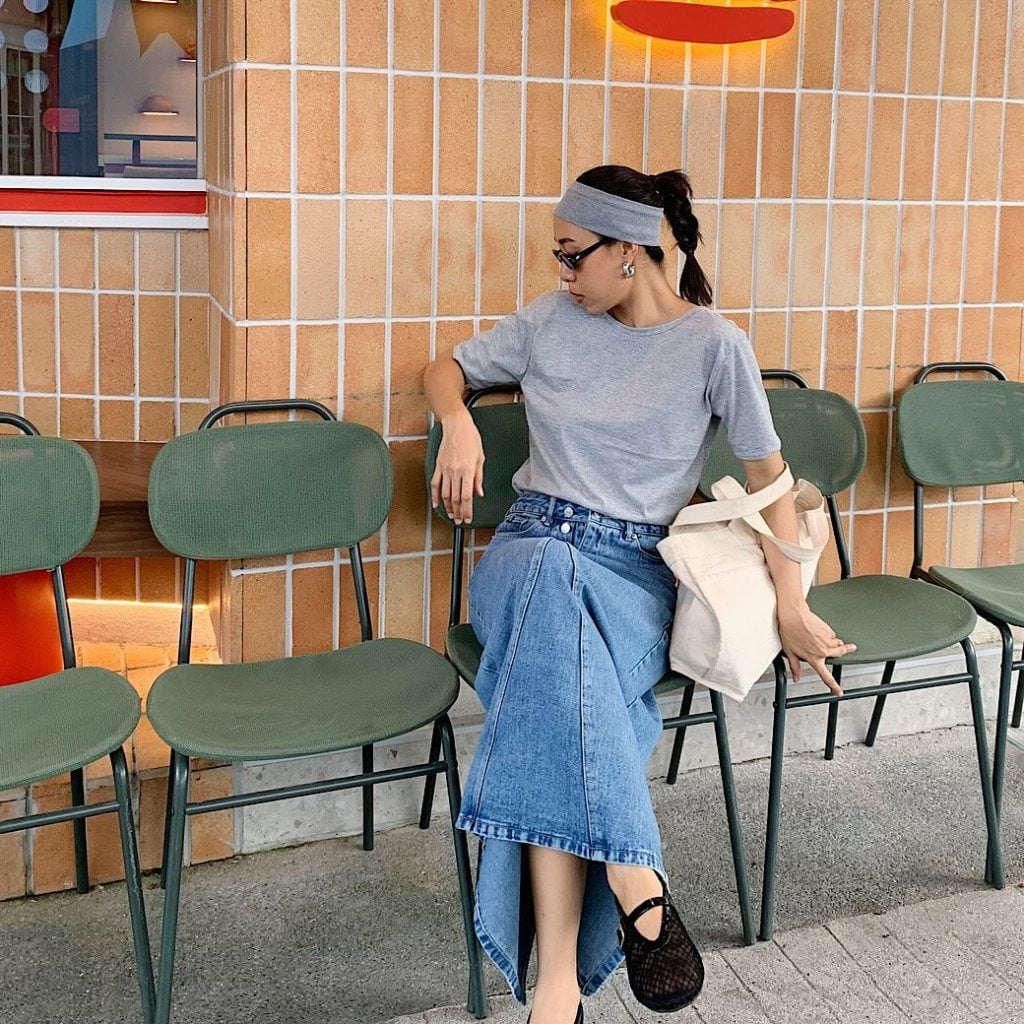 Denim Maxi Skirt and Grey T-shirt Denim Maxi Skirt and Grey T-shirt — Trendy Uni Outfits