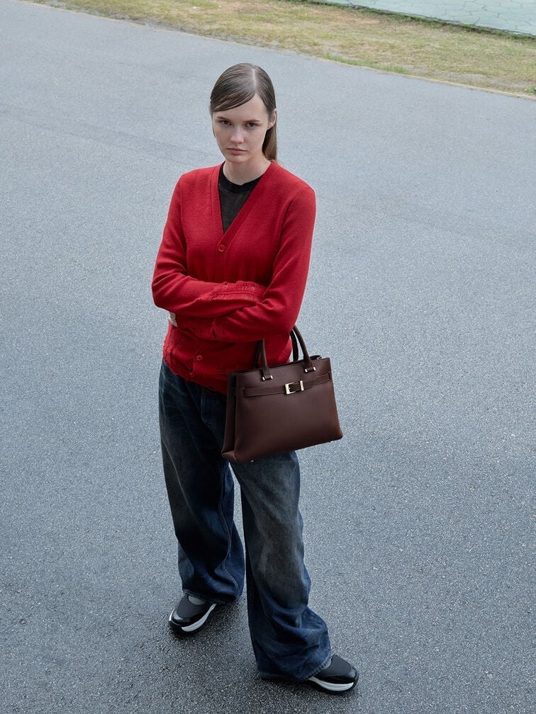 Casual Red Cardigan and Wide-Leg Jeans Casual Red Cardigan and Wide-Leg Jeans — Trendy Uni Outfits