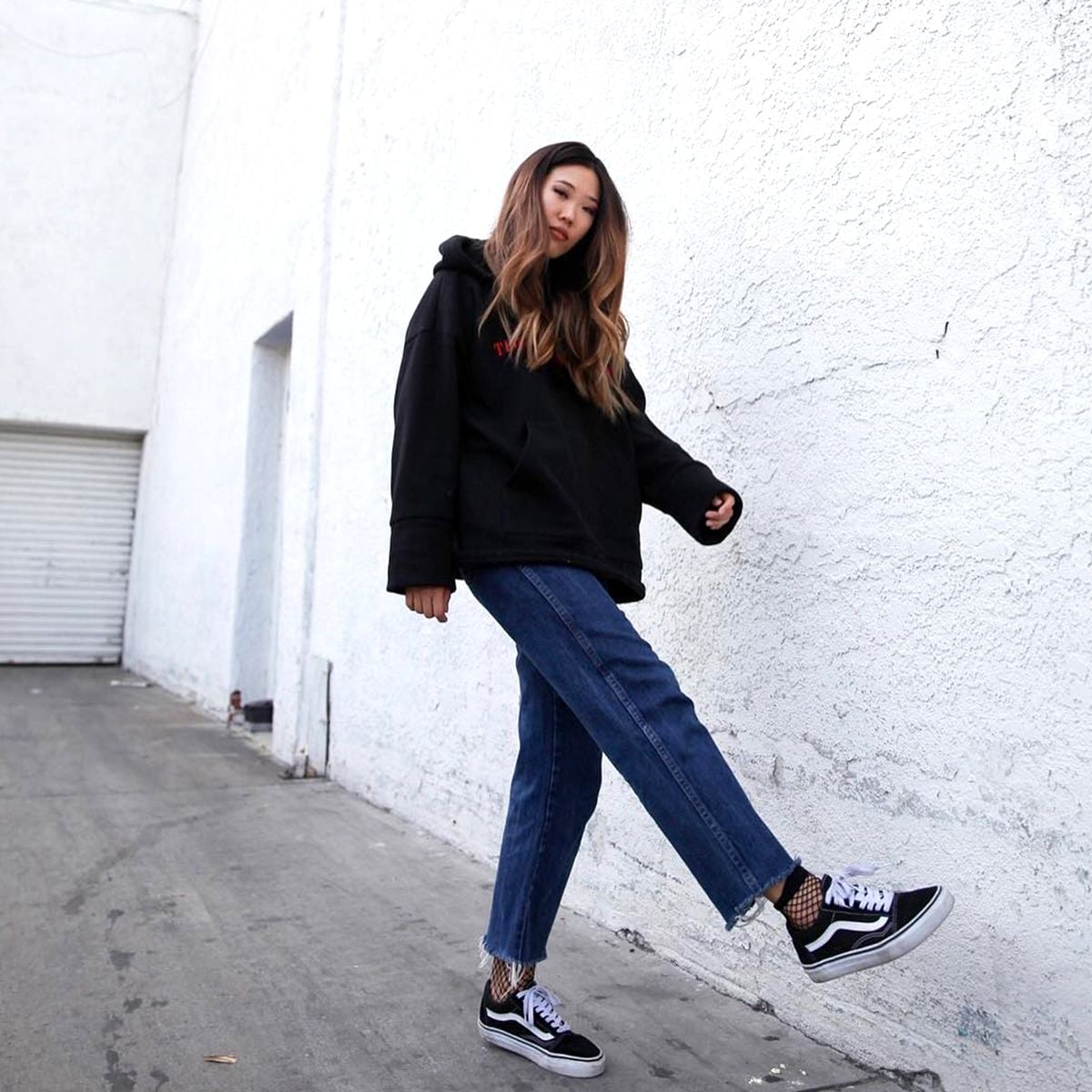 Hoodie and Jeans with Fishnet Socks and Old Skool Vans, Close-Up Take Hoodie and Jeans with Fishnet Socks and Old Skool Vans, Close-Up Take — Trendy Vans Outfits
