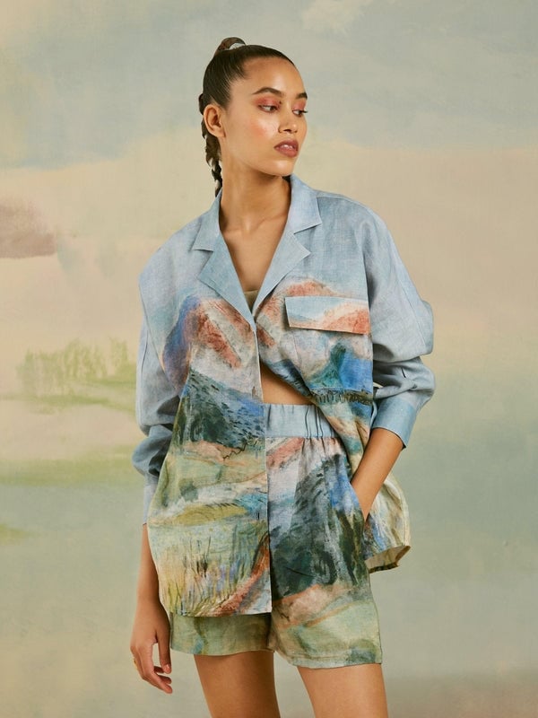 Oversized Linen Shirt And Printed Shorts Oversized Linen Shirt And Printed Shorts — Trendy Vintage Style