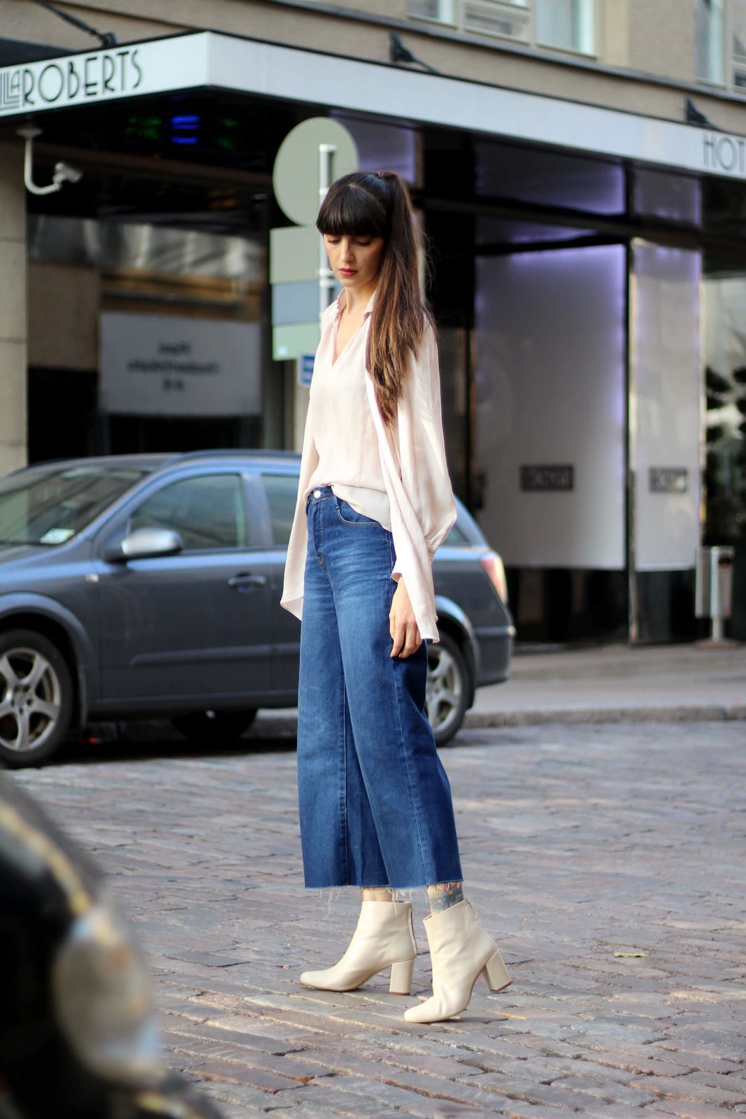 Sheer Blouse With Wide-Leg Cropped Jeans Sheer Blouse With Wide-Leg Cropped Jeans — Trendy Vintage Style