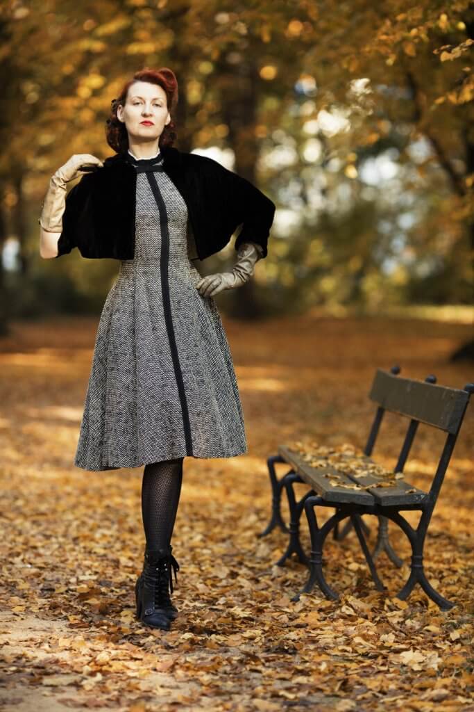 Tweed Dress With Velvet Capelet And Long Gloves Tweed Dress With Velvet Capelet And Long Gloves — Trendy Vintage Style