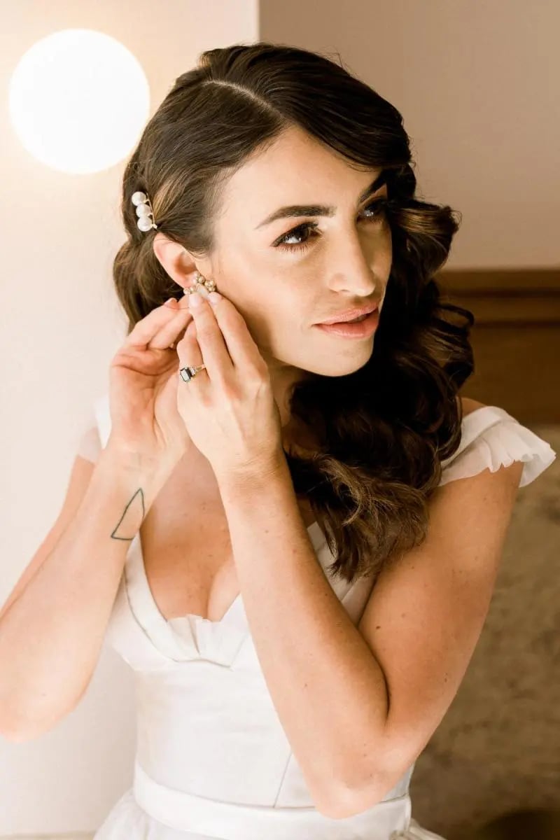 Dark Brown Loose Curls With Pearls — Trendy Wedding Hair