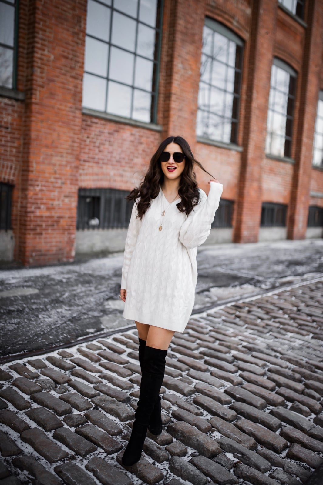 White Chunky Cable Knit Sweater Dress With Black Over-The-Knee Boots White Chunky Cable Knit Sweater Dress With Black Over-The-Knee Boots — Trendy White Sweater Outfit