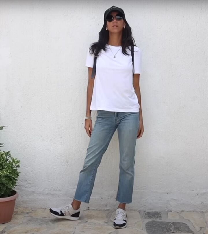 Classic White Tee With Straight Leg Jeans And Cap — Trendy White Tee Outfits