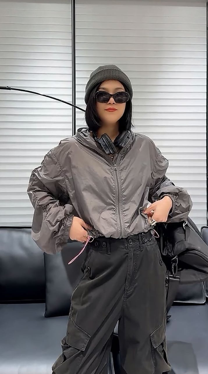 Grey Hooded Windbreaker with Matching Cargo Pants — Trendy Windbreaker Outfits