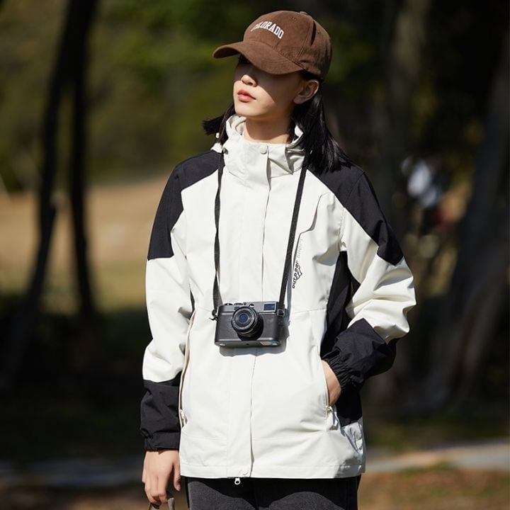 Color-Blocked Windbreaker with Baseball Cap — Trendy Windbreaker Outfits