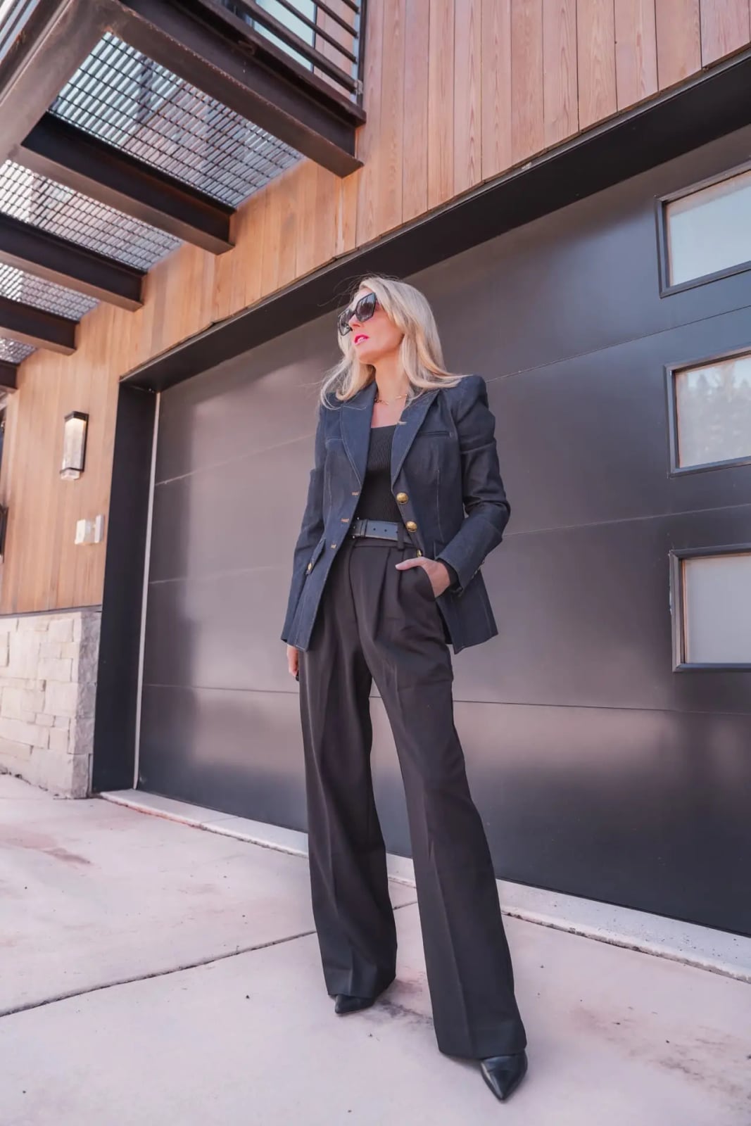 Navy Blazer Over Black Tank and Wide-Leg Trousers Navy Blazer Over Black Tank and Wide-Leg Trousers — Trendy Work From Home Outfits
