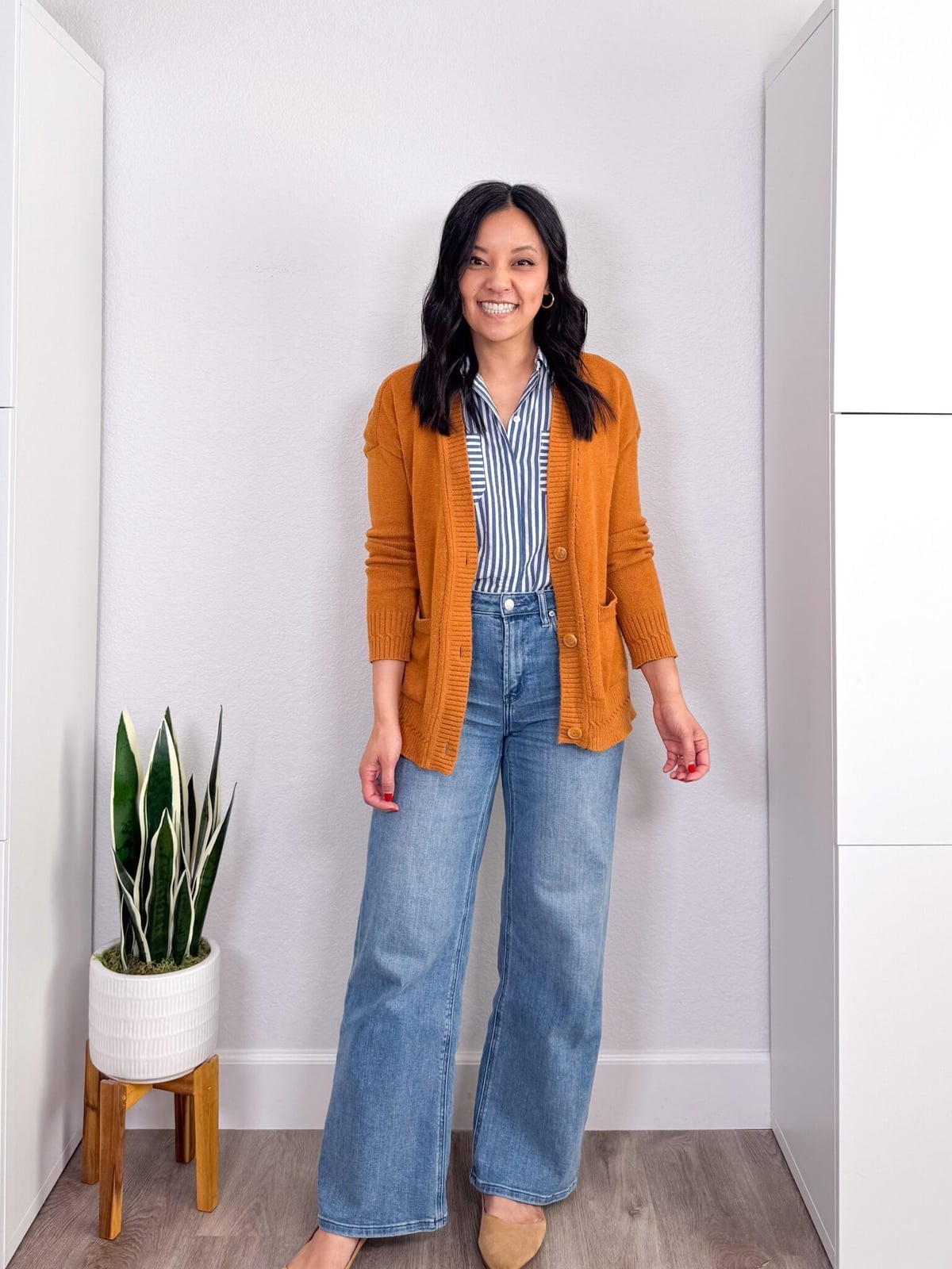 Striped Shirt with Orange Cardigan and Wide-Leg Jeans Striped Shirt with Orange Cardigan and Wide-Leg Jeans — Trendy Work From Home Outfits