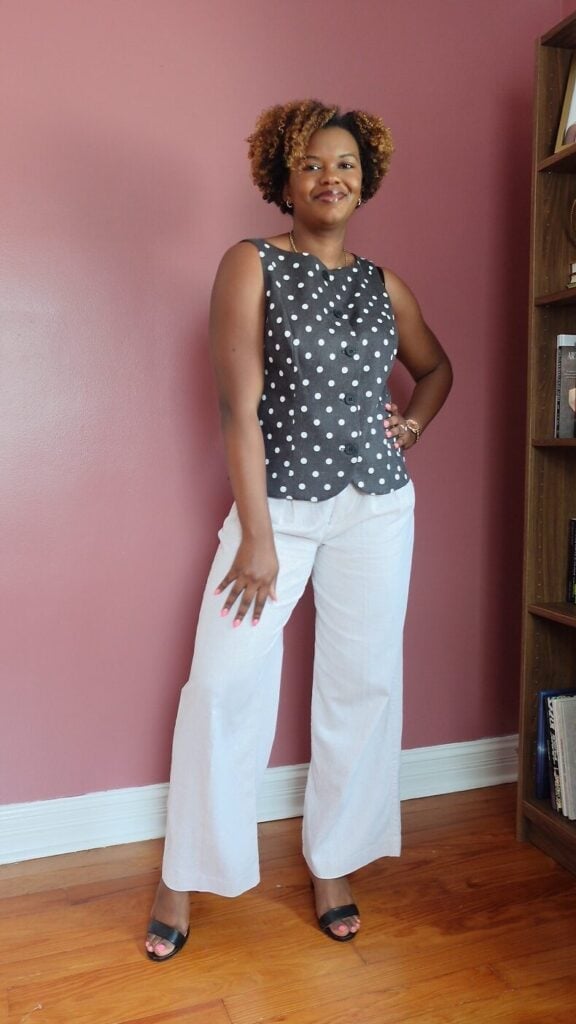 Grey Polka Dot Vest with White Wide-Leg Trousers Grey Polka Dot Vest with White Wide-Leg Trousers — Trendy Work Outfits