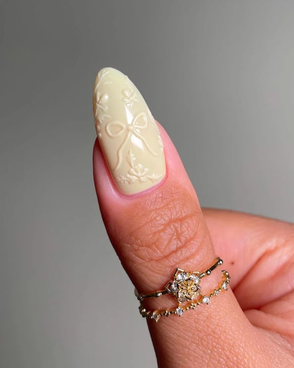 35 Unique Nail Art Designs to Elevate Your Wedding Look | THE WED